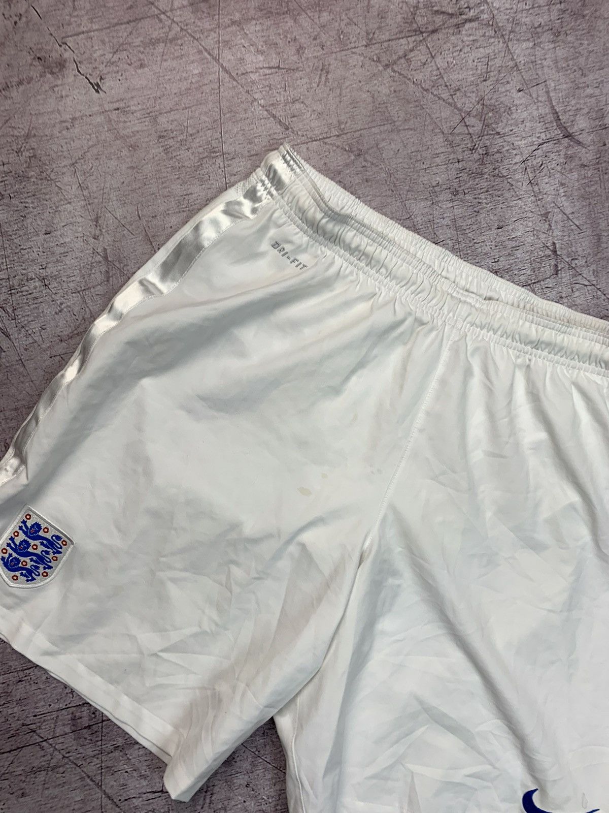 Nike Nike England Vintage Y2K Shorts Size US 36 / EU 52 - 2 Thumbnail