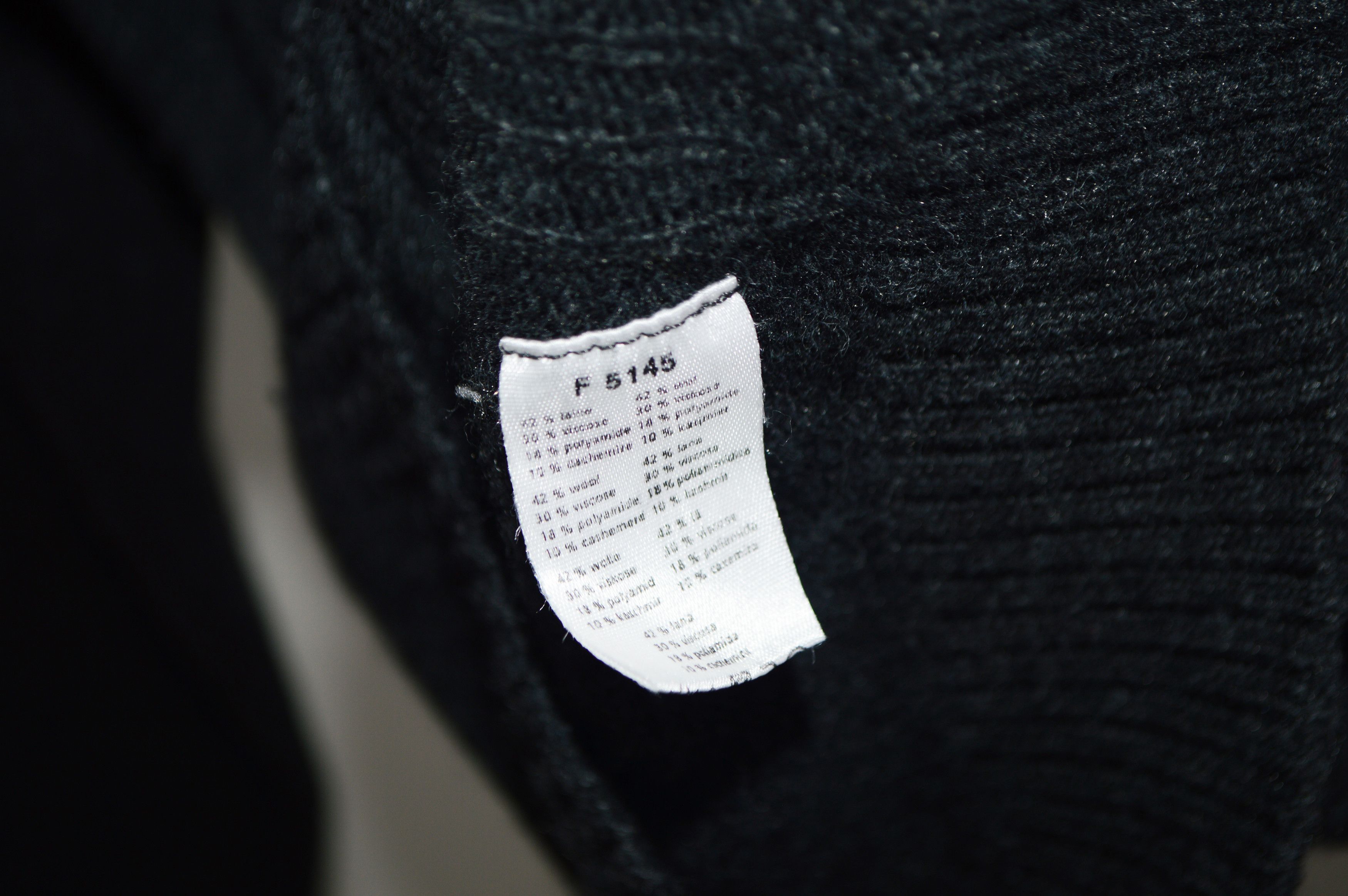 Lacoste Lacoste V-neck Wool Cashmere Pullover Size 4 L Size US L / EU 52-54 / 3 - 7 Thumbnail