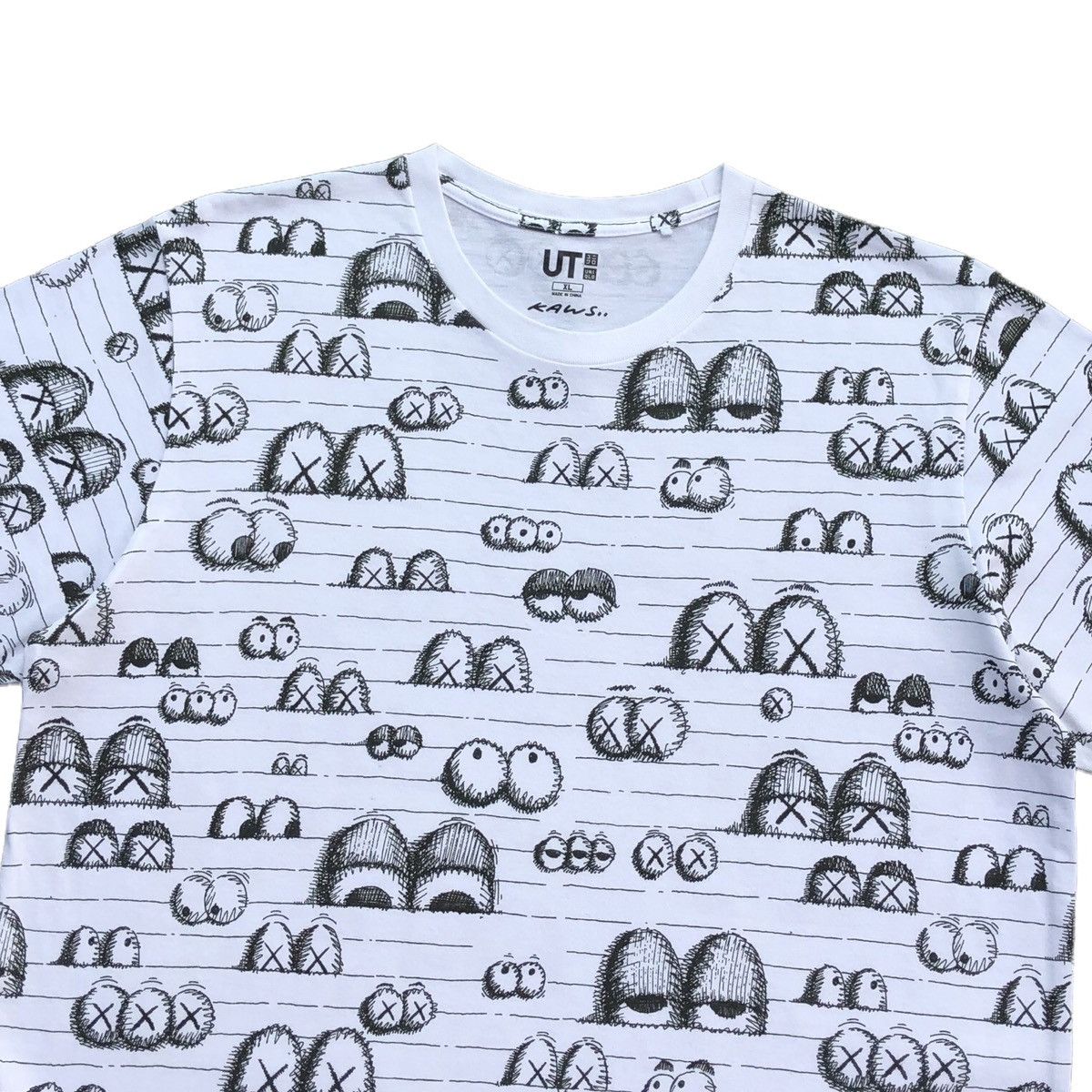 Japanese Brand 🔥KAWS x Uniqlo All Over Eyes Tee White Size US XL / EU 56 / 4 - 3 Thumbnail