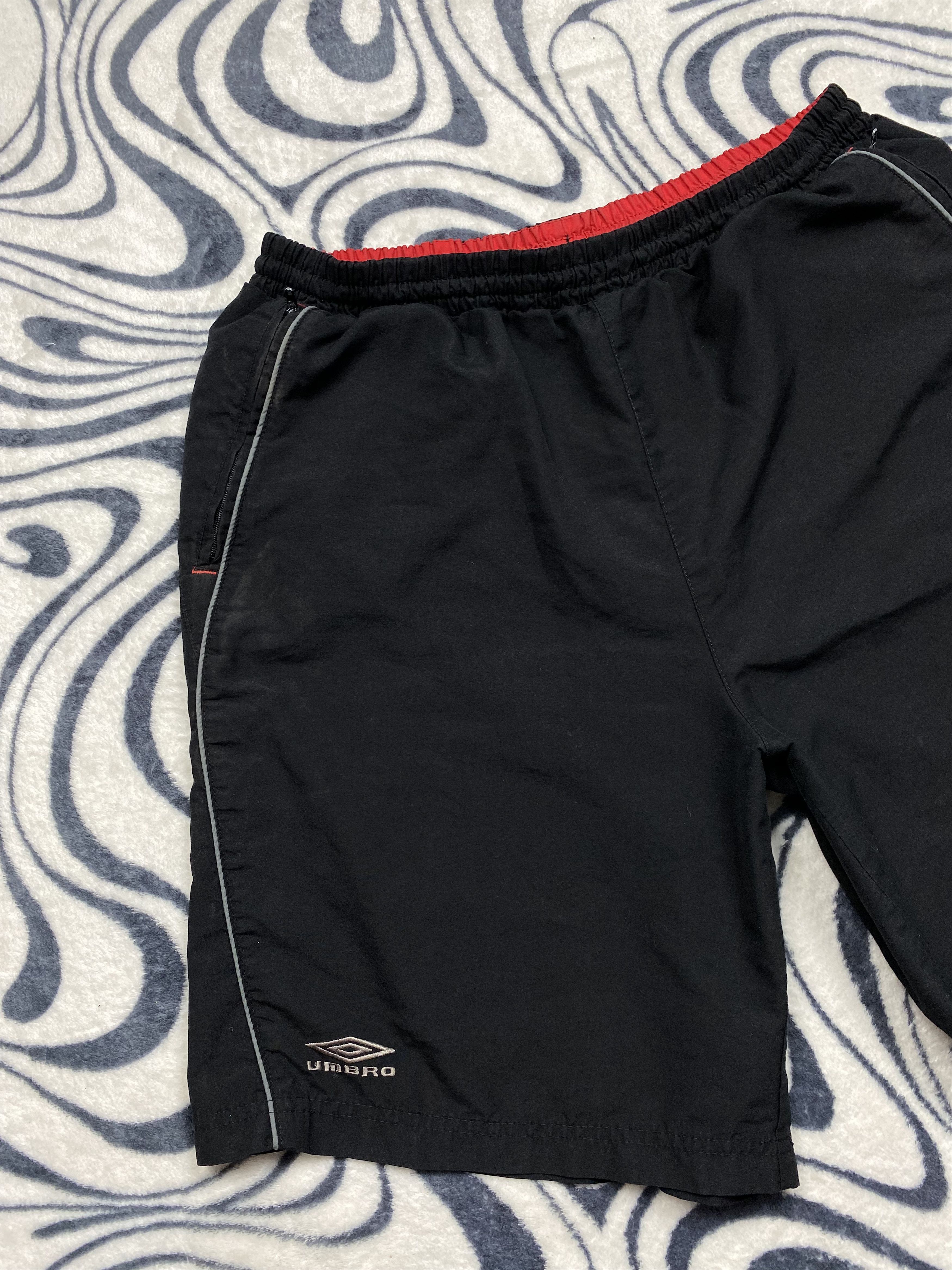 Umbro Umbro Vintage Mens Big Logo Nylon Shorts Y2K Size US 36 / EU 52 - 3 Thumbnail