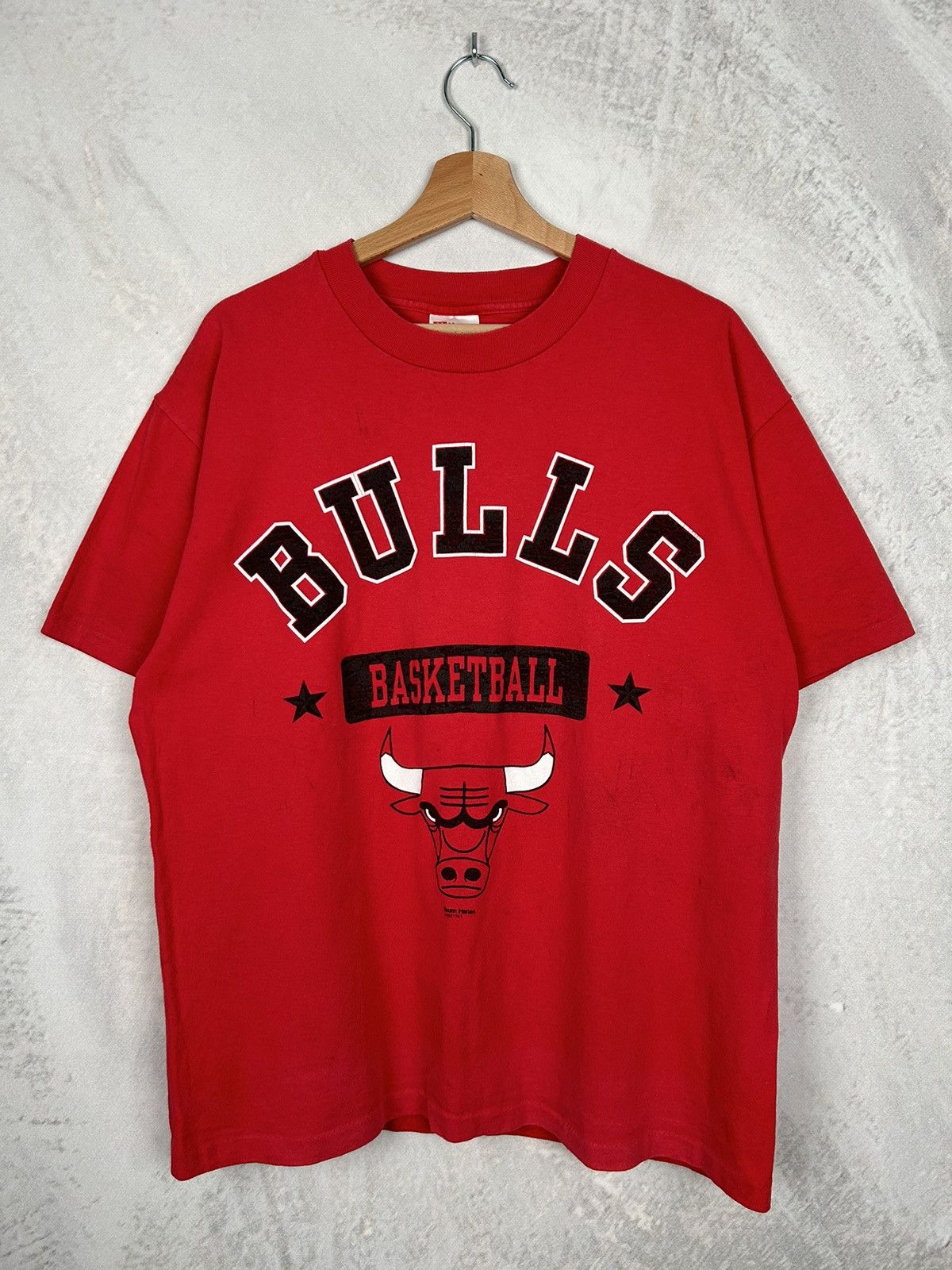 NBA × Vintage Vintage 90s Chicago Bulls NBA Single Stitch Hanes Tee Size US L / EU 52-54 / 3 - 1 Thumbnail