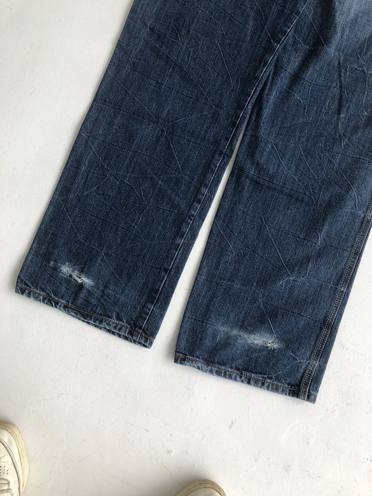 Japanese Brand Vintage Japanese whiskering Washed Perfect loose fit jeans Size US 34 / EU 50 - 7 Thumbnail