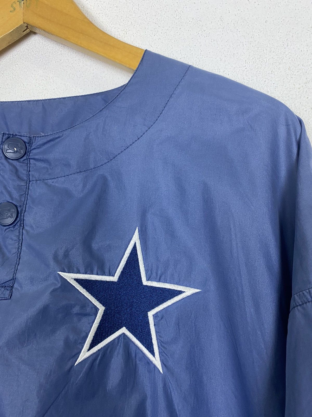 NFL VINTAGE NFL PRO LINE STARTER SHORT SLEEVE NYLON SHIRT-GK120 Size US L / EU 52-54 / 3 - 6 Thumbnail