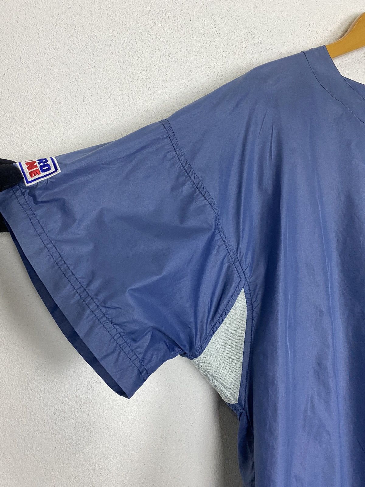 NFL VINTAGE NFL PRO LINE STARTER SHORT SLEEVE NYLON SHIRT-GK120 Size US L / EU 52-54 / 3 - 4 Thumbnail