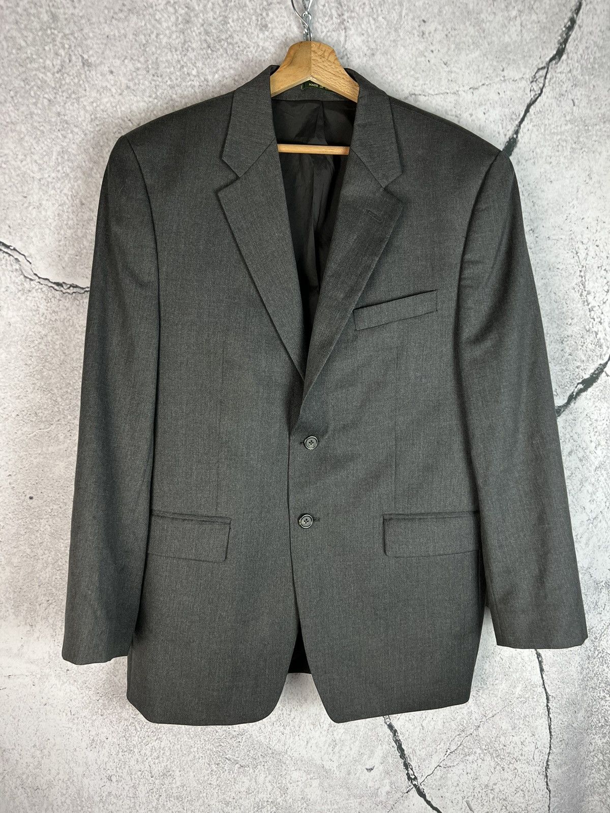 image of Lauren Ralph Laurent Designer Shoulder Pads Blazer in Grey, Men's (Size Medium)