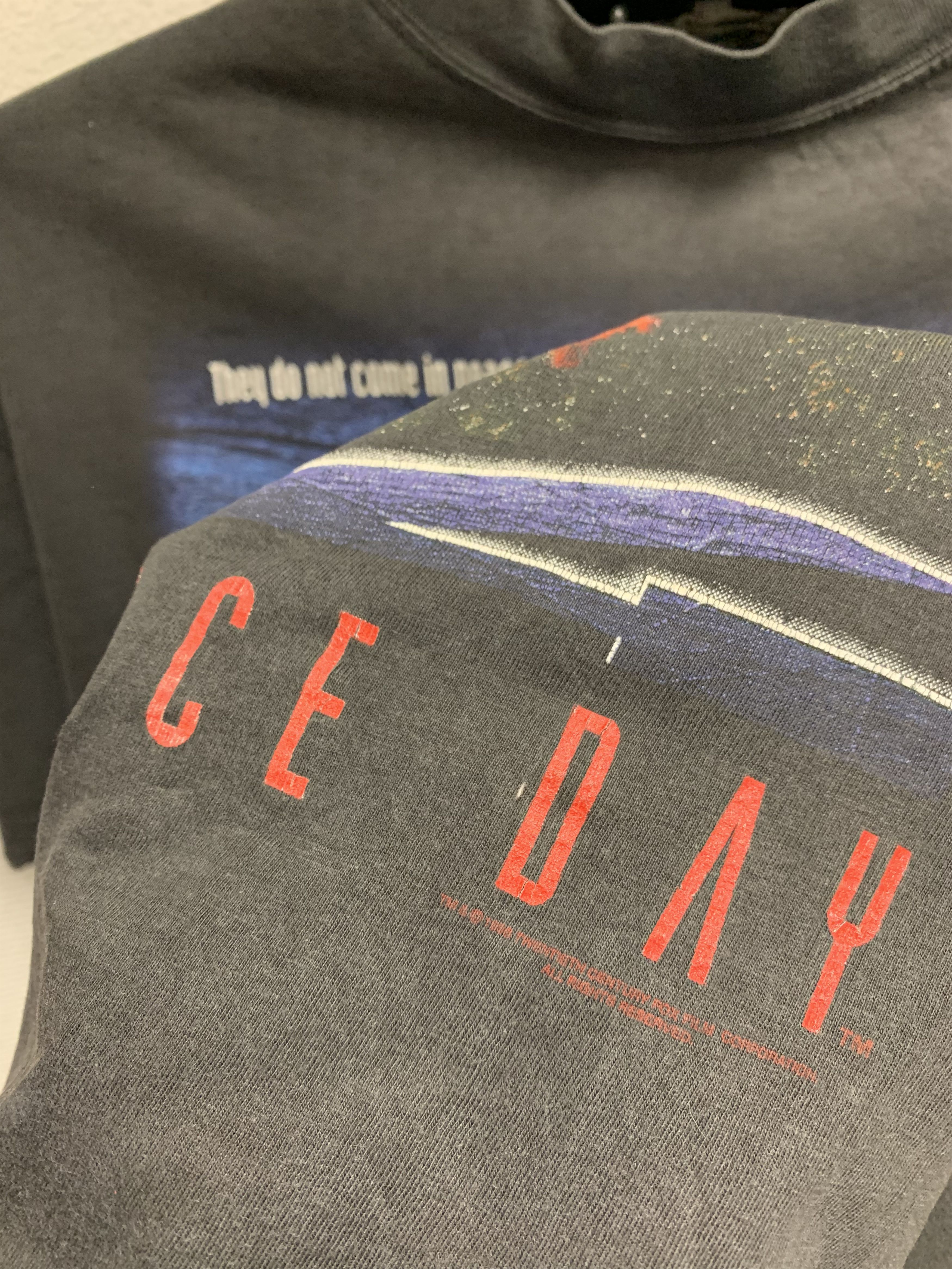 Vintage Independence Day vintage 1996 t-shirt movie Xl rare JTS Size US XL / EU 56 / 4 - 3 Thumbnail