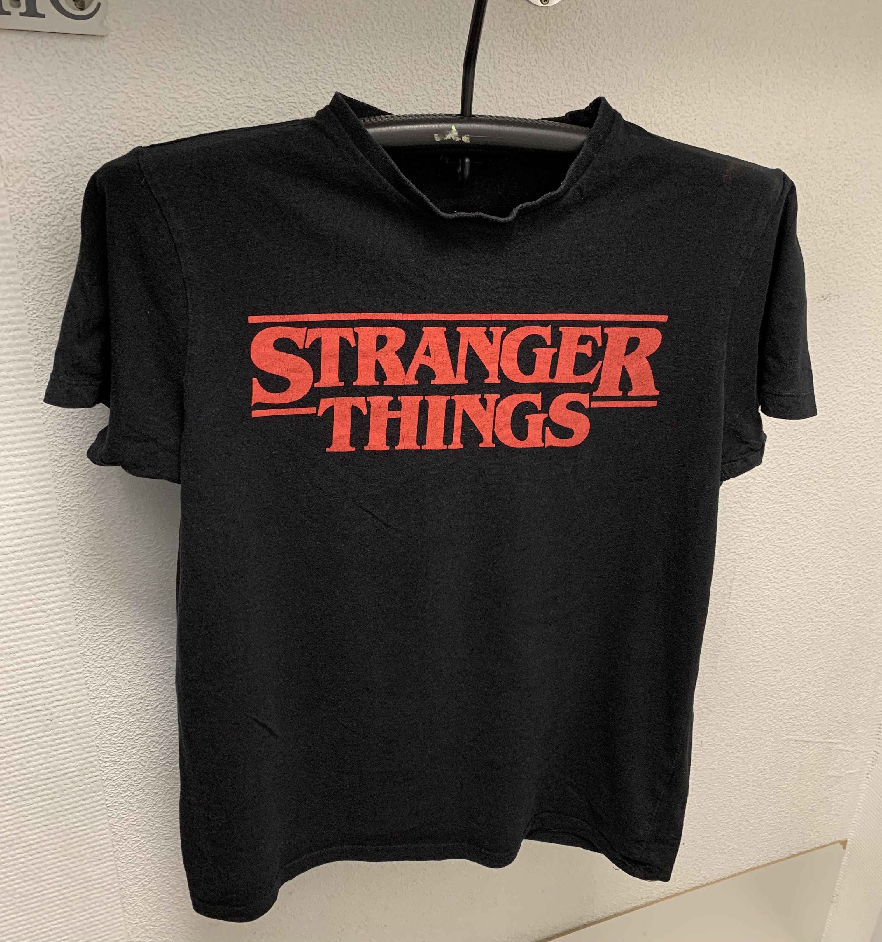 Other Stranger things big logo black t-shirt S size movie Size US S / EU 44-46 / 1 - 1 Thumbnail