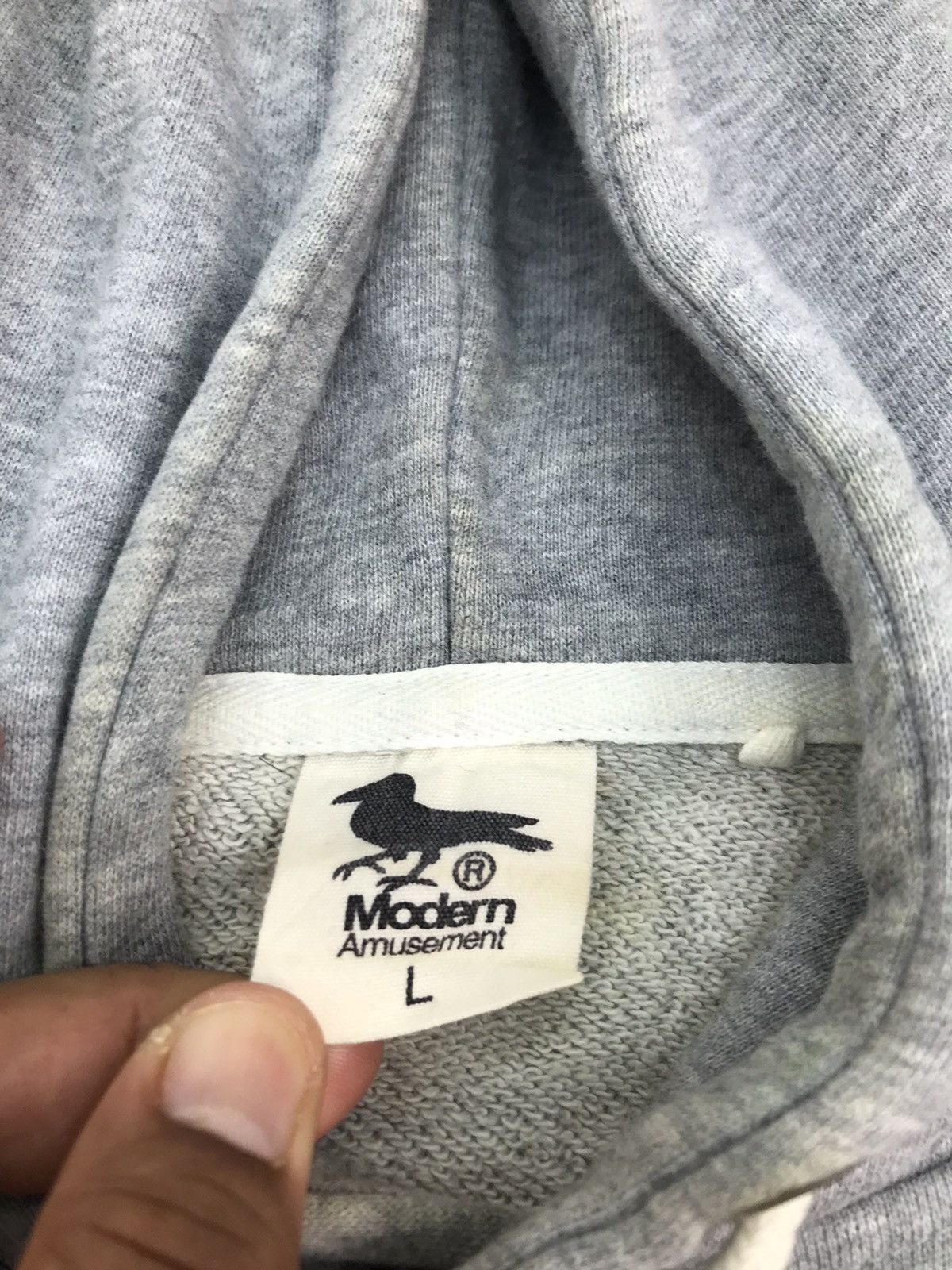 Modern Amusement Modern Amusement box logo supreme style sweater Size US M / EU 48-50 / 2 - 20 Thumbnail
