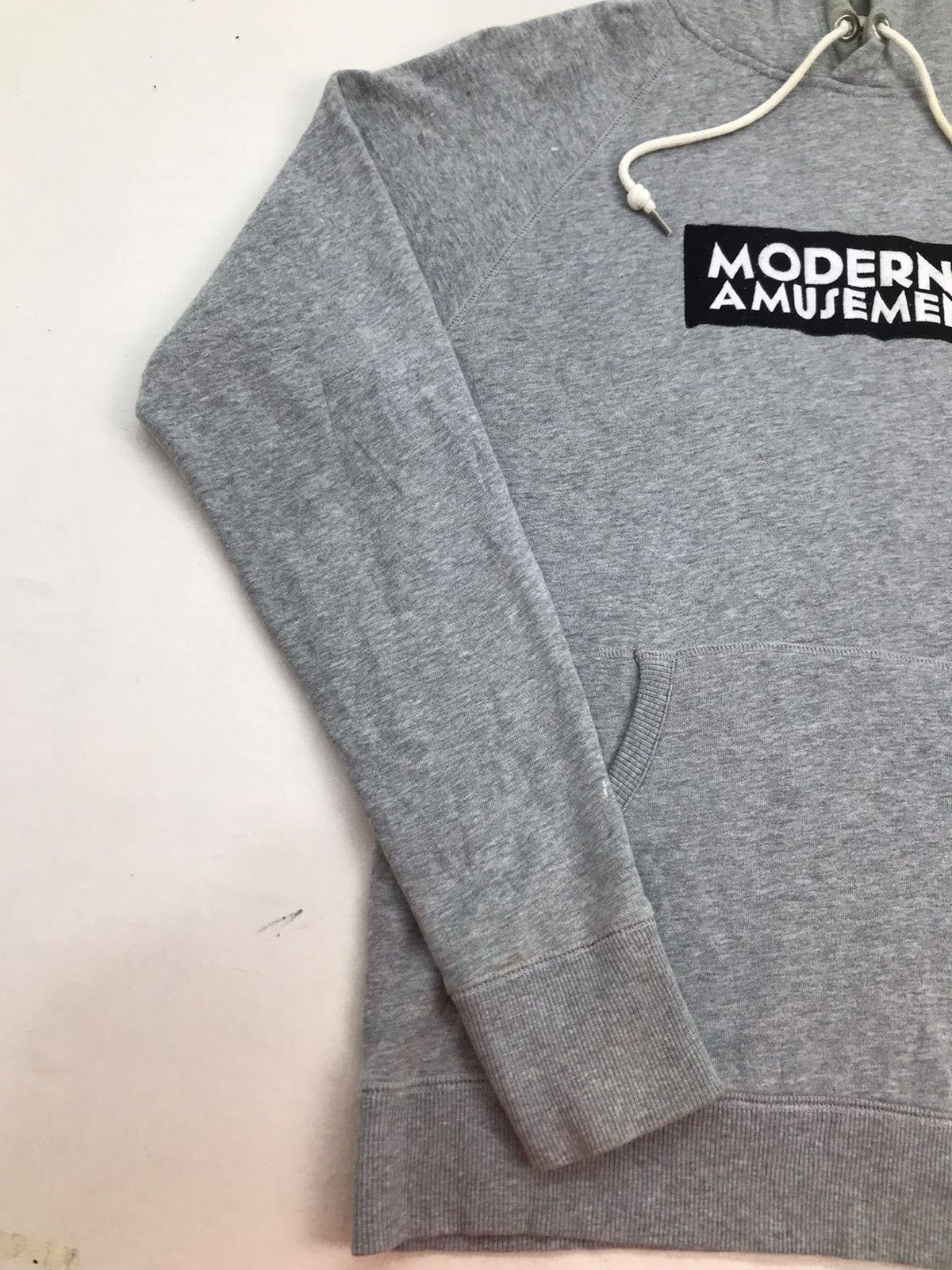 Modern Amusement Modern Amusement box logo supreme style sweater Size US M / EU 48-50 / 2 - 6 Thumbnail