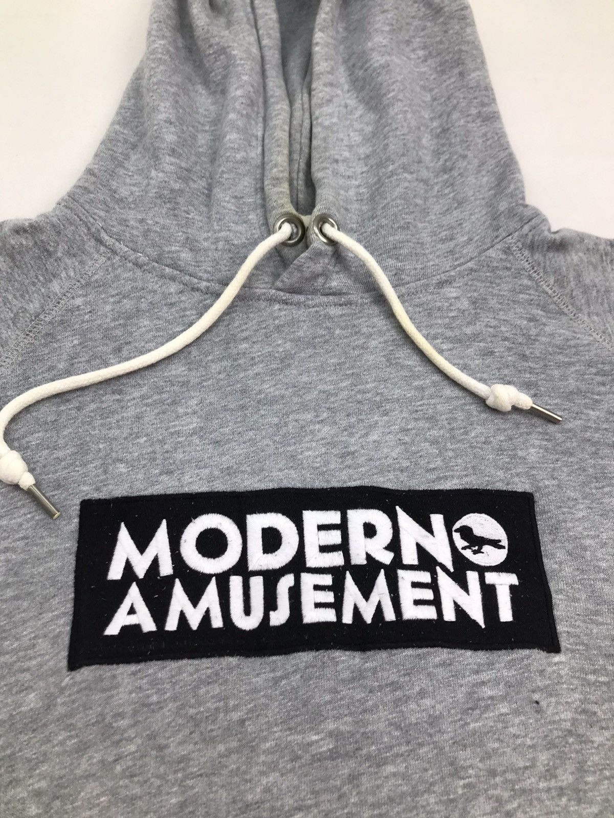 Modern Amusement Modern Amusement box logo supreme style sweater Size US M / EU 48-50 / 2 - 8 Thumbnail