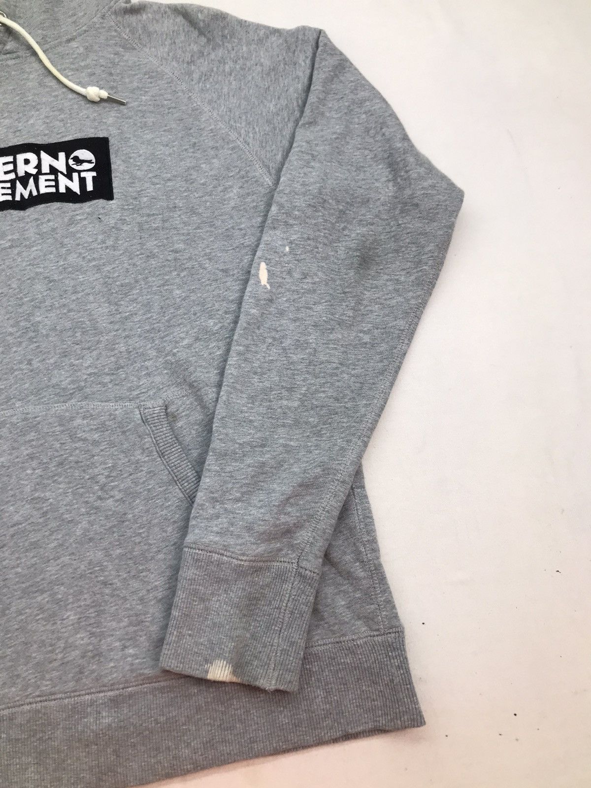 Modern Amusement Modern Amusement box logo supreme style sweater Size US M / EU 48-50 / 2 - 3 Thumbnail