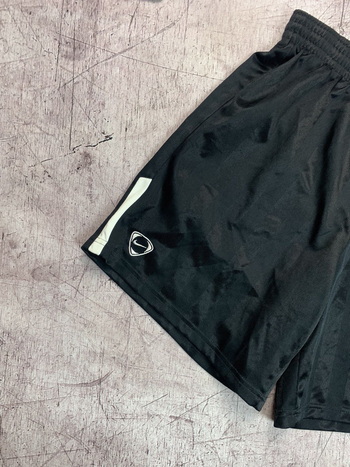 Nike × Vintage Nike Vintage Y2K Shorts Size US 28 / EU 44 - 2 Thumbnail