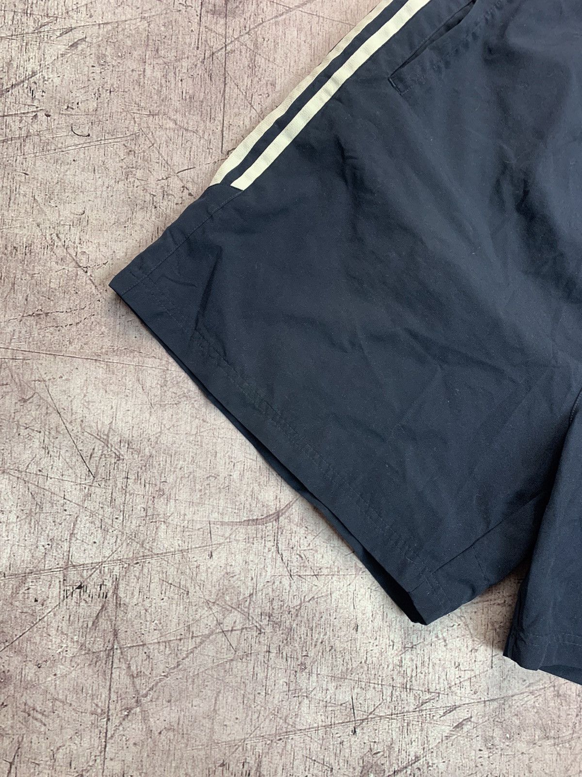 Adidas × Vintage Adidas Vintage Shorts Size US 38 / EU 54 - 2 Thumbnail