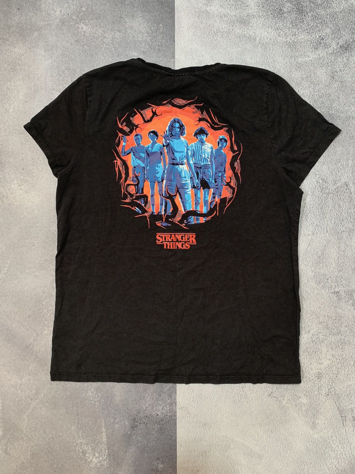 Band Tees × Vintage Vintage Y2K Stranger Things tee big logo streetwear size M Size M / US 6-8 / IT 42-44 - 1 Thumbnail