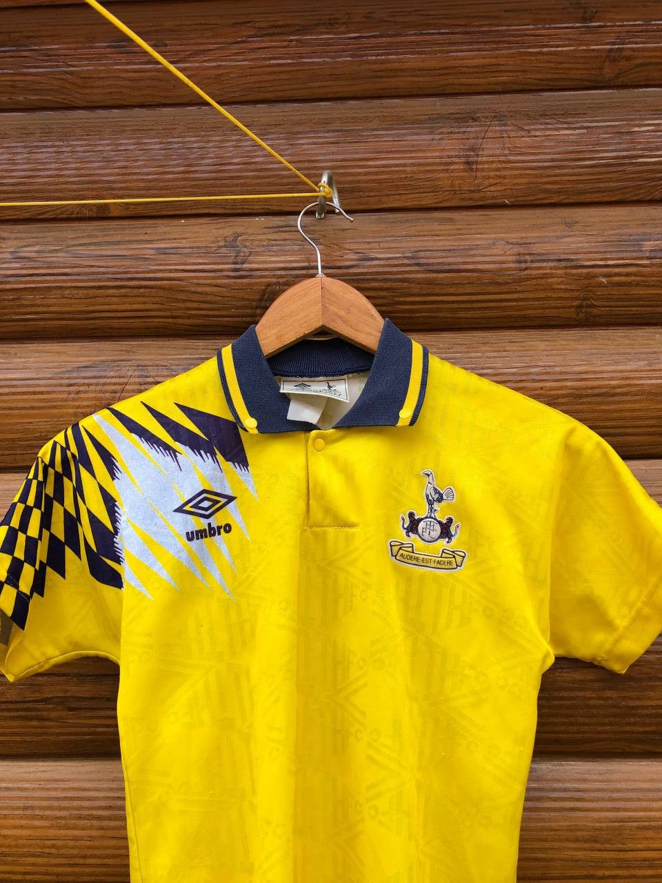 Umbro Tottenham Hotspur home football shirt jersey kids Size US S / EU 44-46 / 1 - 3 Thumbnail