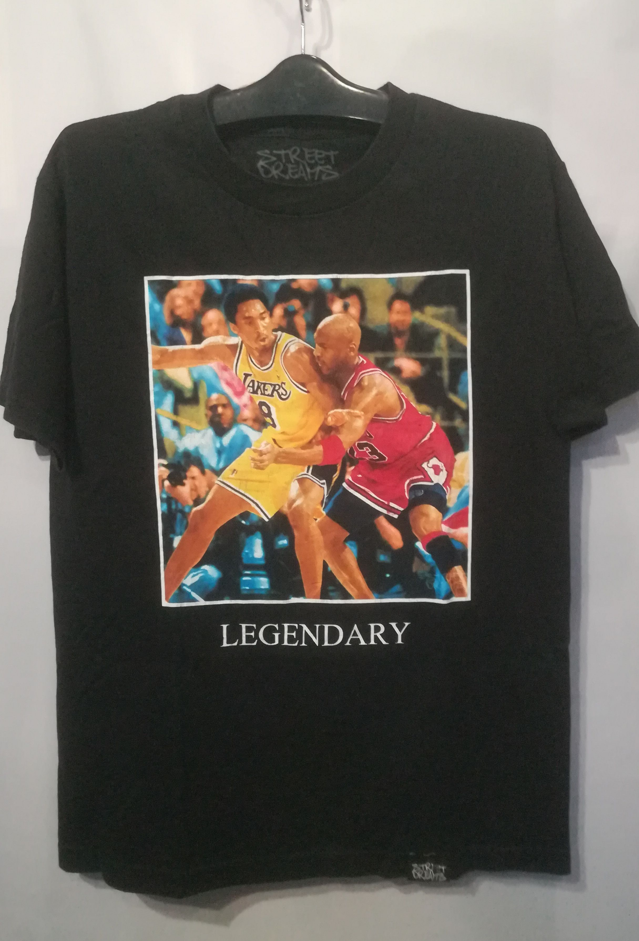 NBA Vintage Legendary Kobe Bryant Vs Michael Jordan Tshirt Size US M / EU 48-50 / 2 - 1 Thumbnail