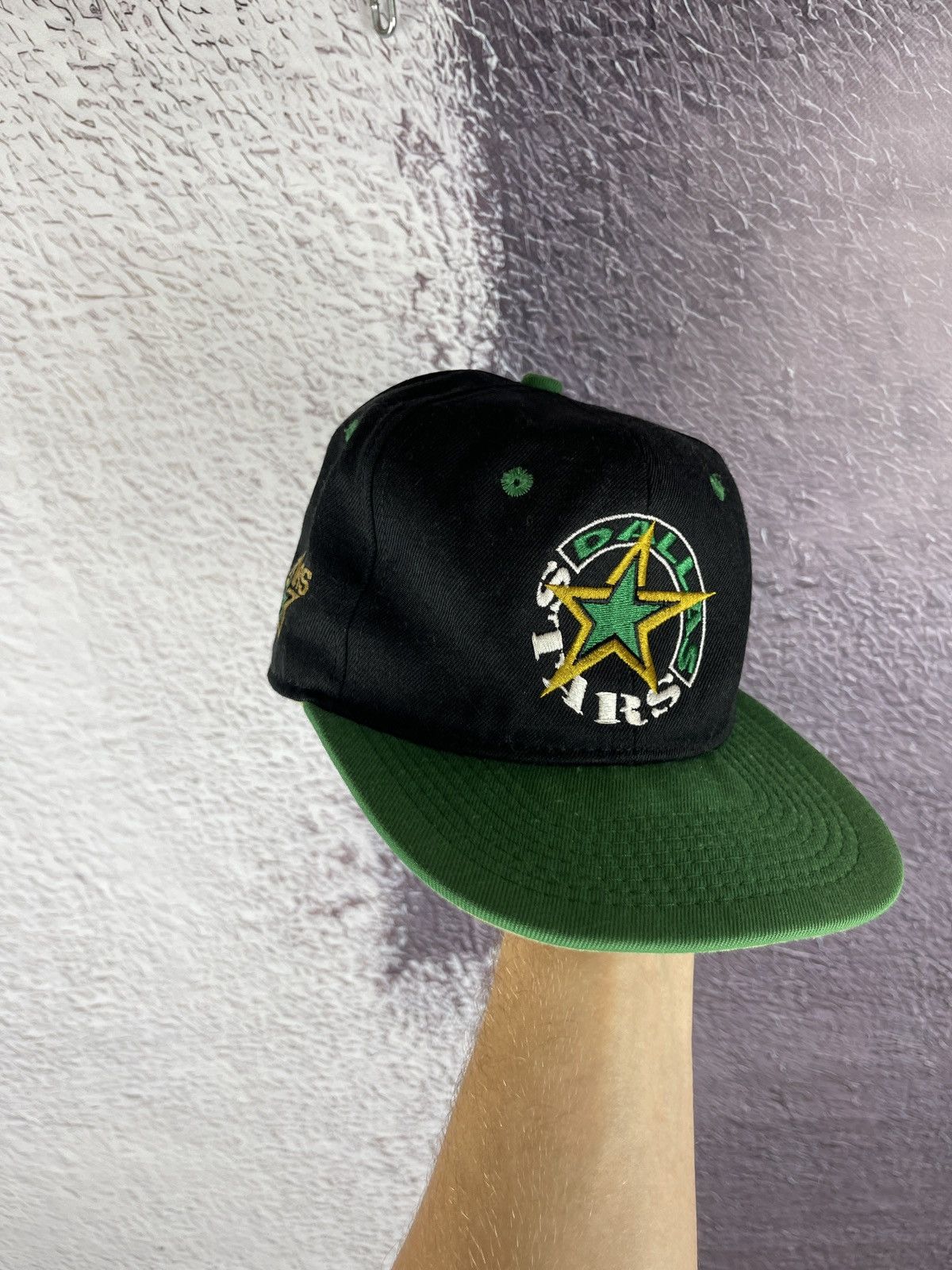 NHL Vintage Dallas Stars NHL made in USA cap size 7 1/8 Size ONE SIZE - 3 Thumbnail