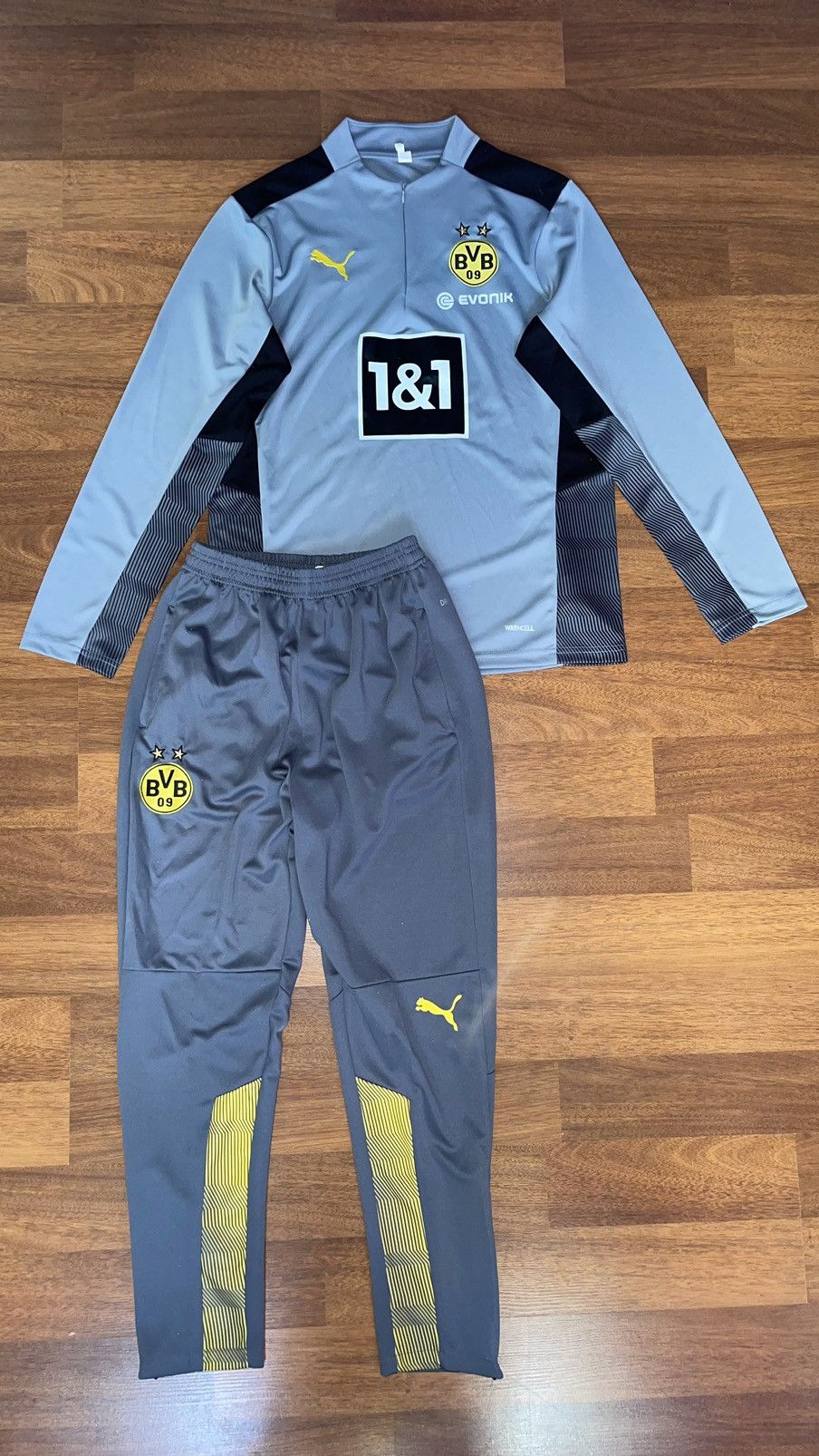 Puma BORUSSIA DORTMUND PUMA FOOTBALL SOCCER TRAINING TRACK SUIT Size US M / EU 48-50 / 2 - 1 Thumbnail