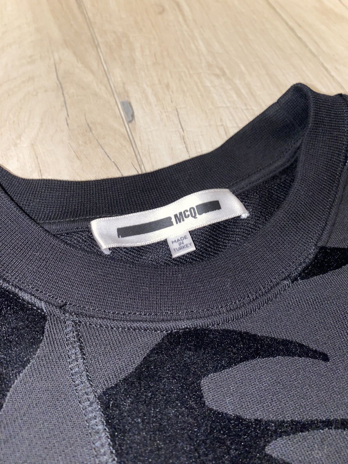 Alexander McQueen FW18 Alexander Mcqueen Swan Printed Patchwork Crewneck Size US M / EU 48-50 / 2 - 14 Thumbnail
