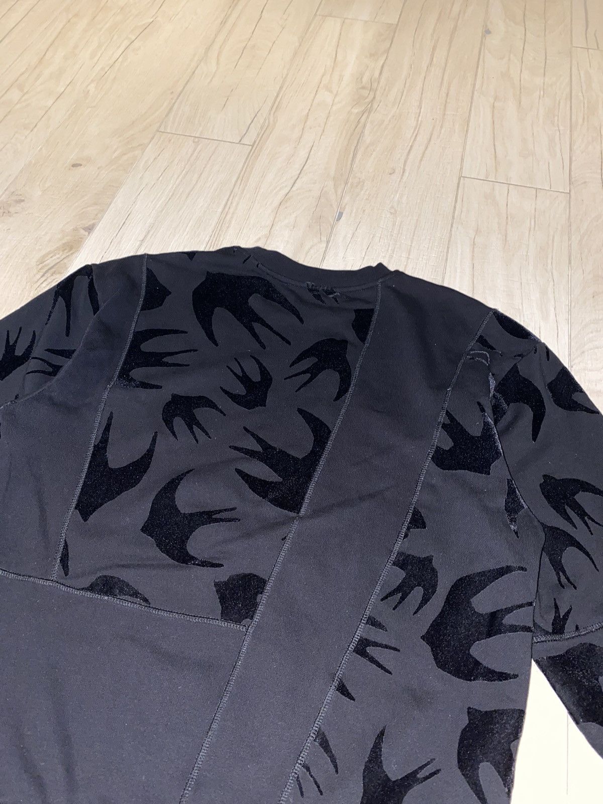 Alexander McQueen FW18 Alexander Mcqueen Swan Printed Patchwork Crewneck Size US M / EU 48-50 / 2 - 13 Thumbnail