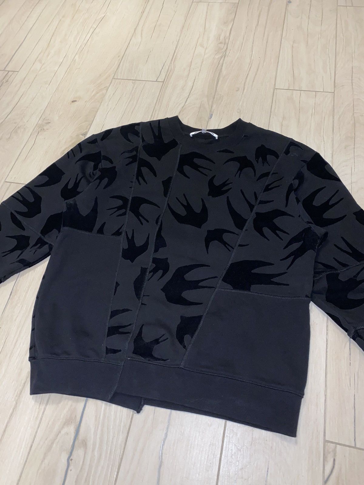 Alexander McQueen FW18 Alexander Mcqueen Swan Printed Patchwork Crewneck Size US M / EU 48-50 / 2 - 4 Thumbnail