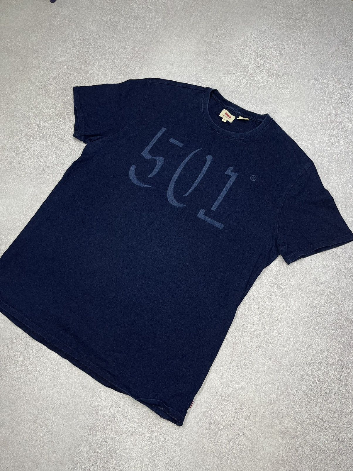 Levi's Vintage Levis 501 T Shirt Navy Big Logo Size US L / EU 52-54 / 3 - 3 Thumbnail
