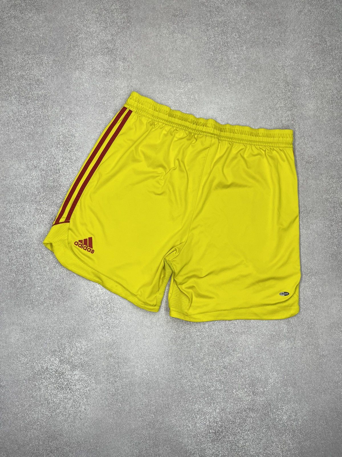 Adidas Vintage Adidas Liverpool Home Shorts Jersey Football Soccer Size US 36 / EU 52 - 2 Thumbnail