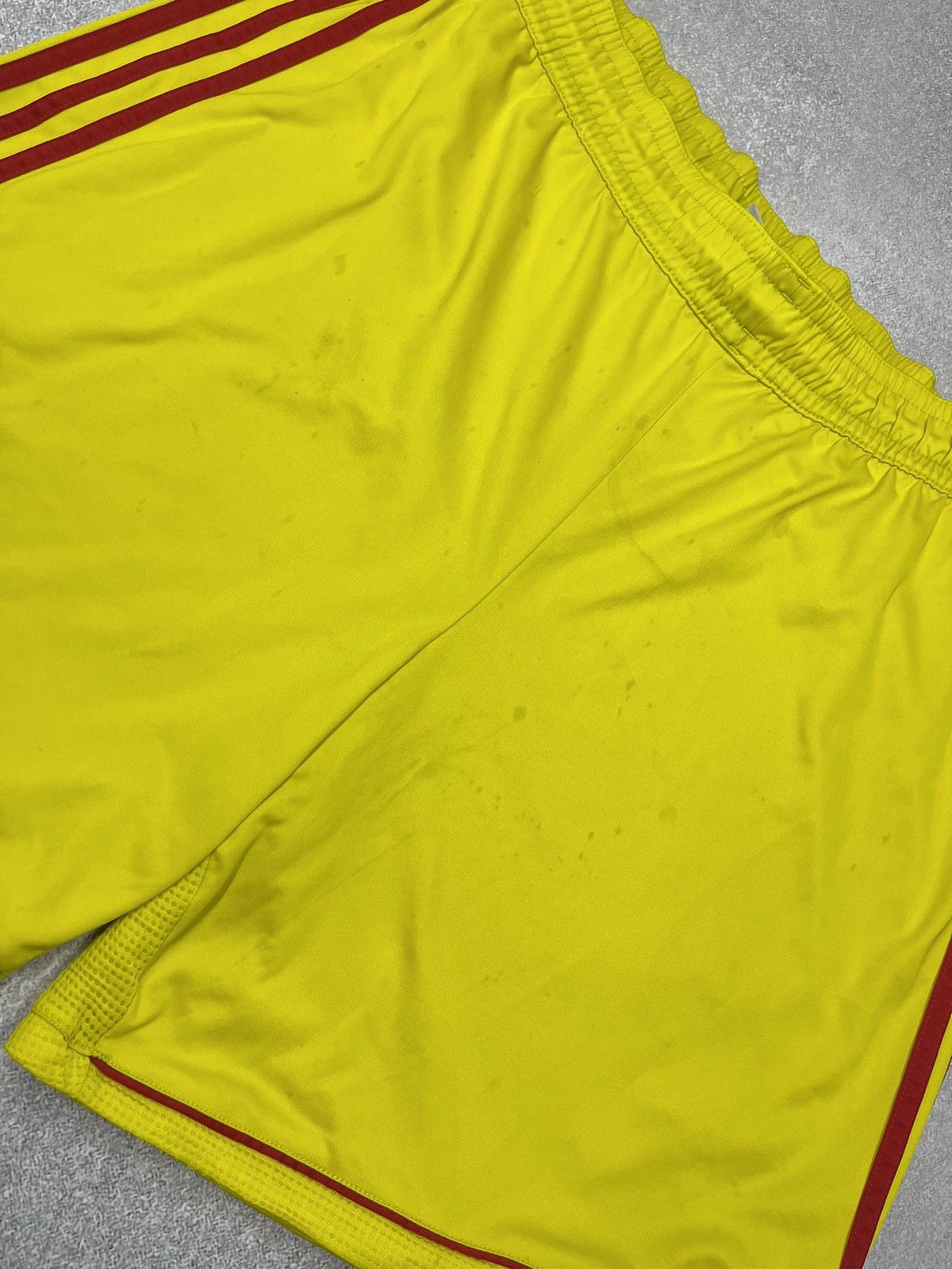 Adidas Vintage Adidas Liverpool Home Shorts Jersey Football Soccer Size US 36 / EU 52 - 6 Thumbnail