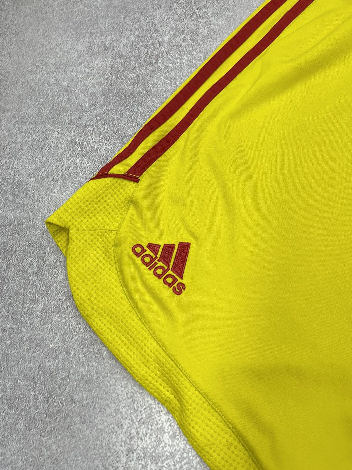 Adidas Vintage Adidas Liverpool Home Shorts Jersey Football Soccer Size US 36 / EU 52 - 4 Thumbnail
