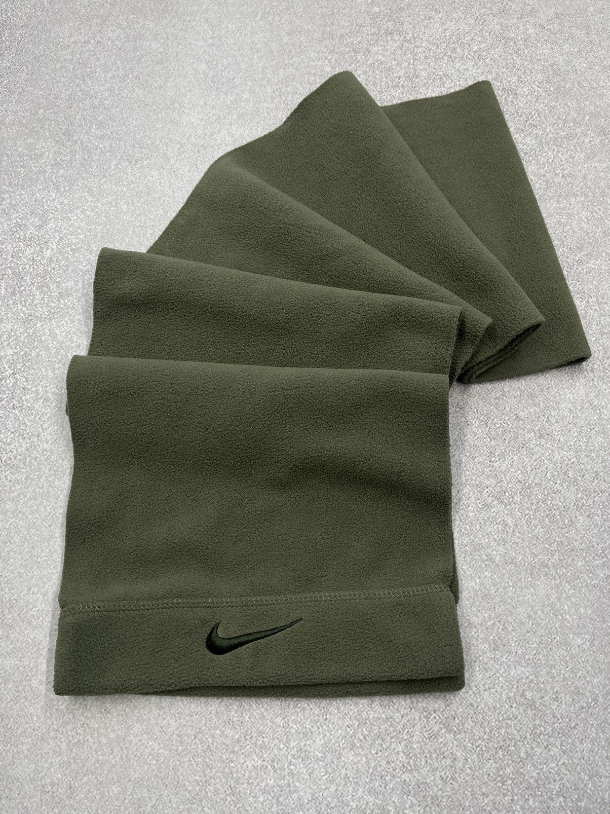 Nike Vintage Nike Fleece Scarf Y2K Drill Swoosh Size ONE SIZE - 1 Thumbnail