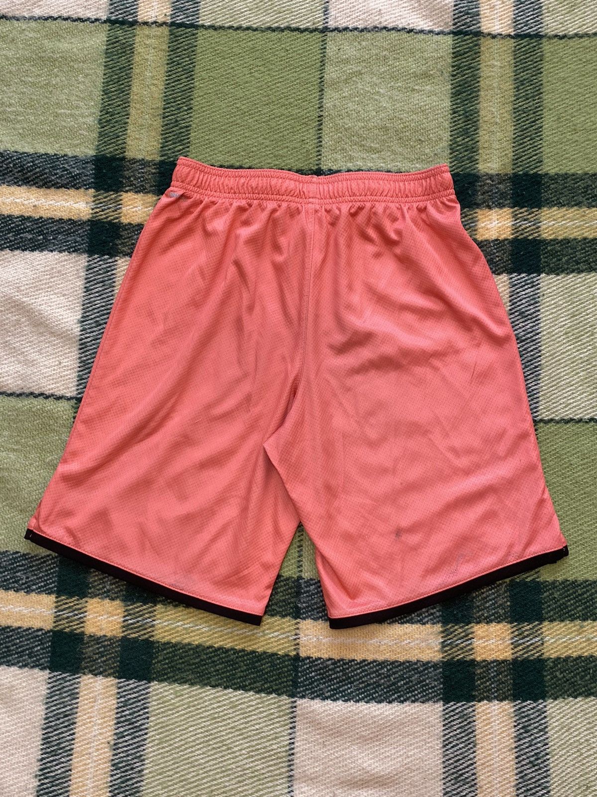 Puma Vintage 90s Puma shorts streetwear y2k casual style size S Size US 30 / EU 46 - 4 Thumbnail