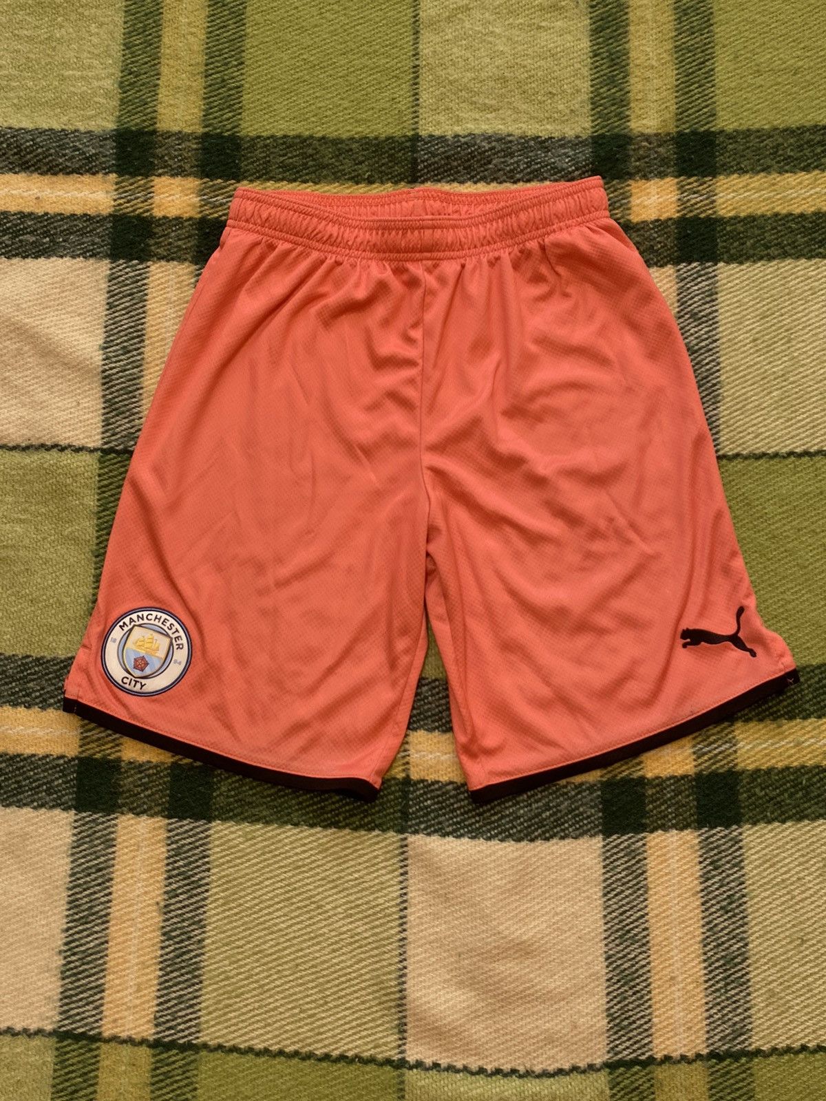 Puma Vintage 90s Puma shorts streetwear y2k casual style size S Size US 30 / EU 46 - 1 Thumbnail