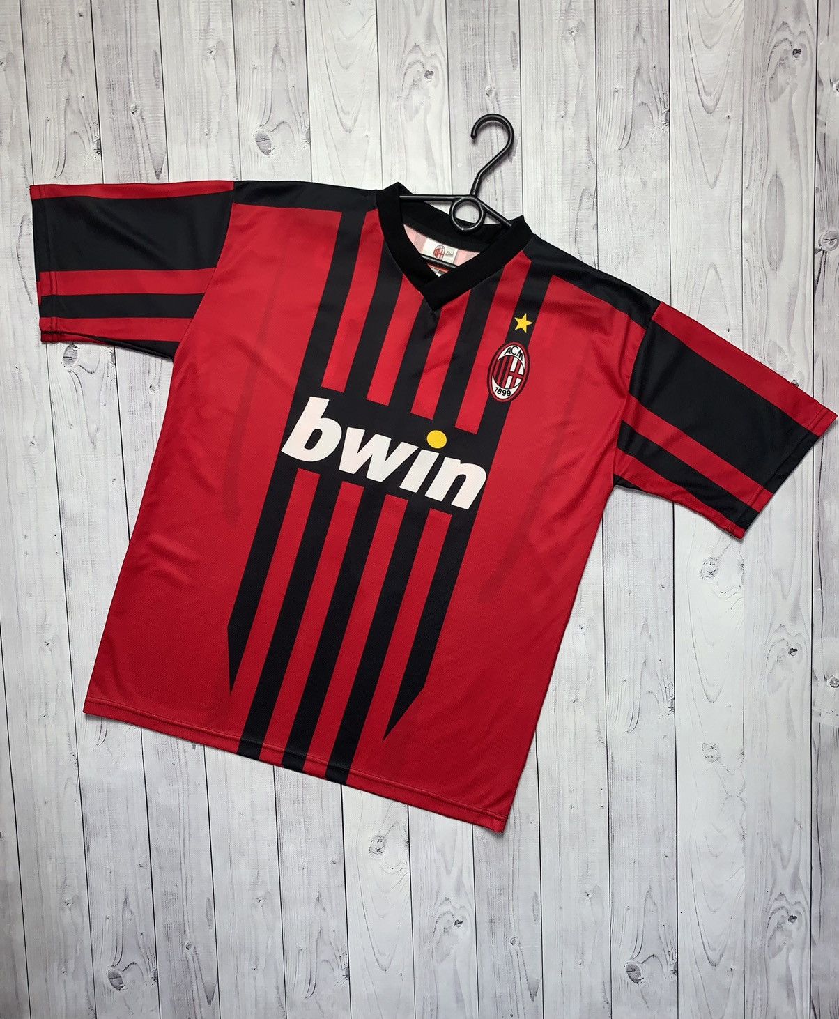 Vintage Vintage Milan soccer jersey Ronaldinho 80 size XL Size US XL / EU 56 / 4 - 1 Thumbnail