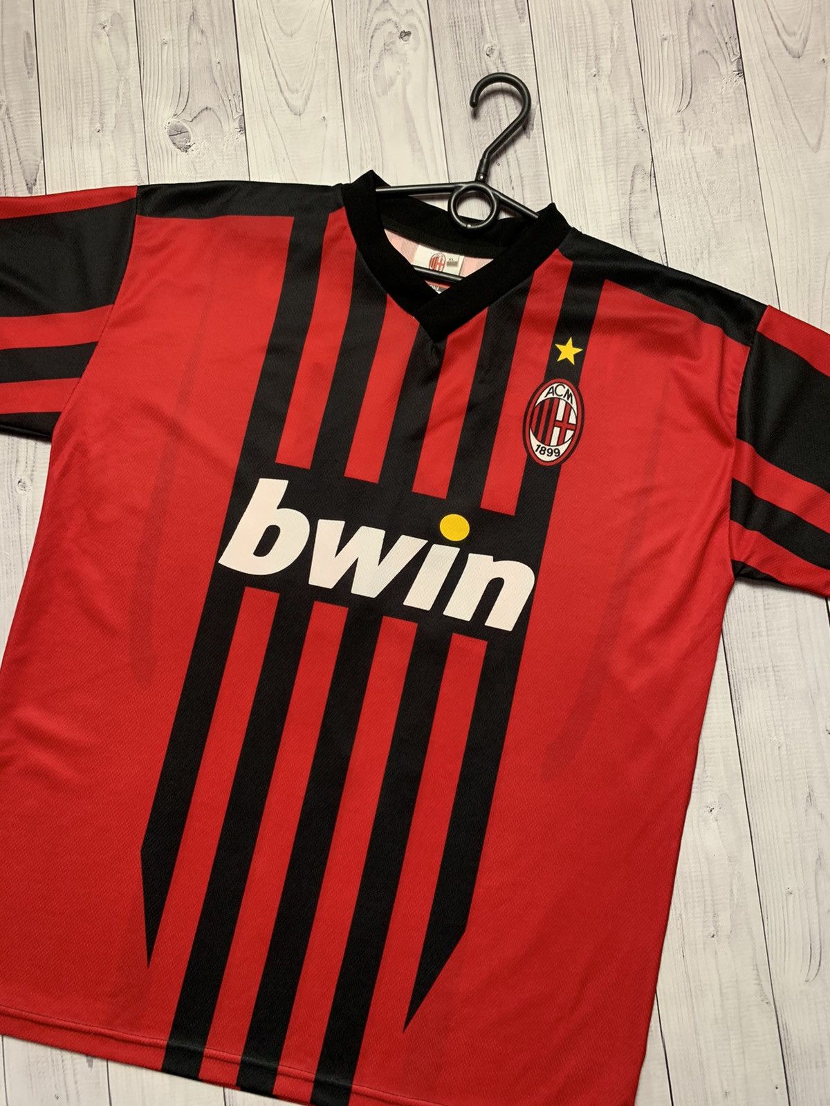 Vintage Vintage Milan soccer jersey Ronaldinho 80 size XL Size US XL / EU 56 / 4 - 3 Thumbnail