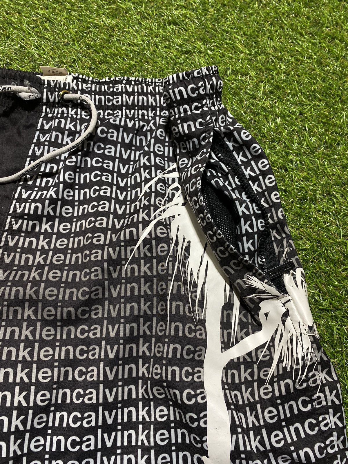 Calvin Klein Vintage Calvin Klein shorts swimwear y2k style size M Size US 32 / EU 48 - 2 Thumbnail