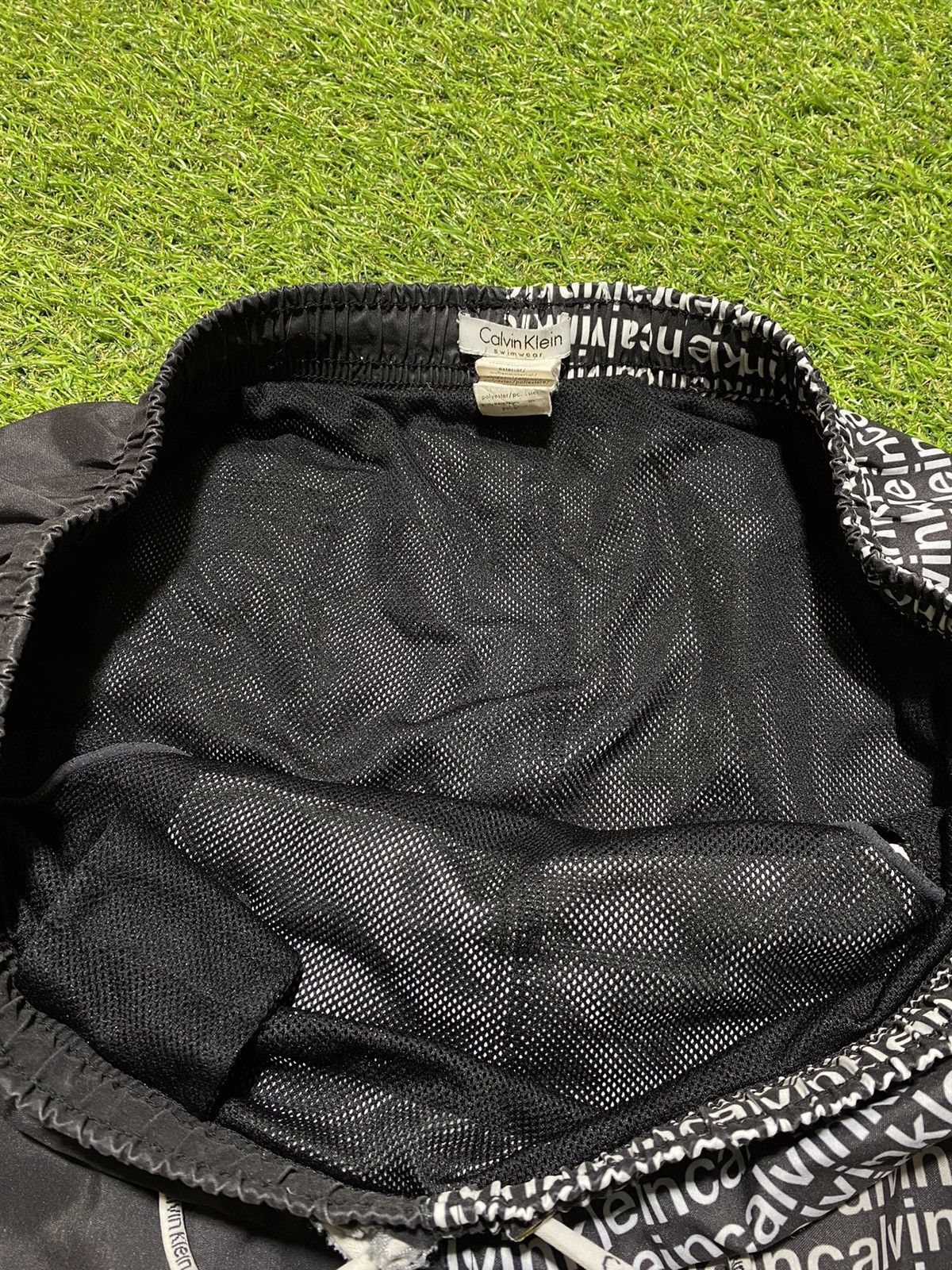 Calvin Klein Vintage Calvin Klein shorts swimwear y2k style size M Size US 32 / EU 48 - 4 Thumbnail