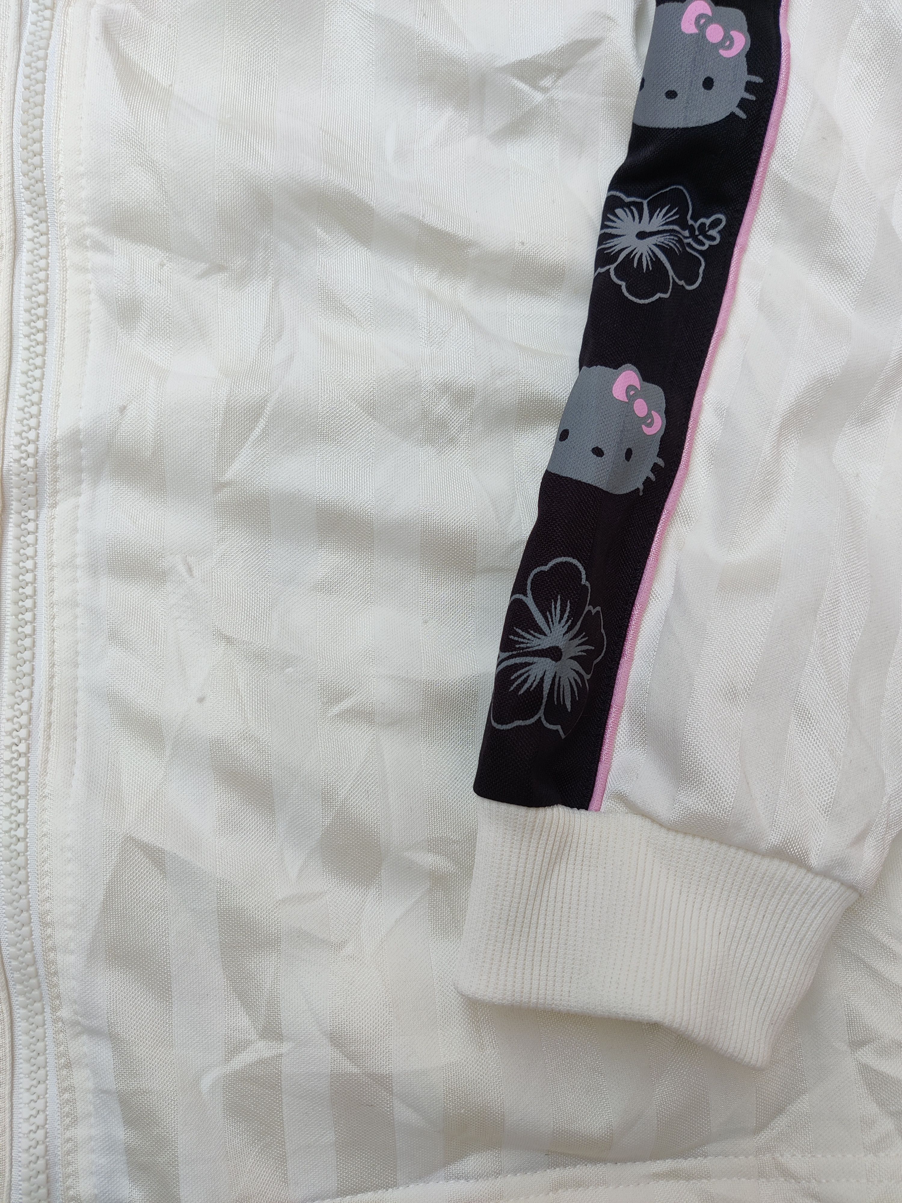 Anime ❤FINAL DROP❤HELLO KITTY SIDETAPE SWEATER JACKET Size US M / EU 48-50 / 2 - 6 Thumbnail