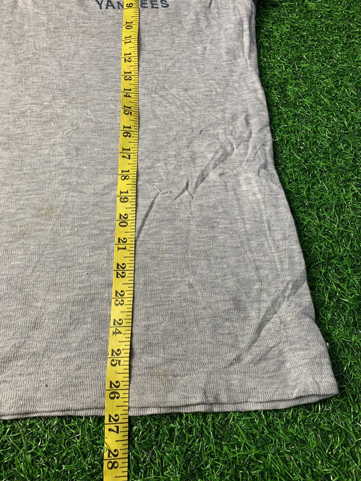 MLB New York Yankees Long Sleeve Raglan Tee S-M Size US S / EU 44-46 / 1 - 8 Thumbnail
