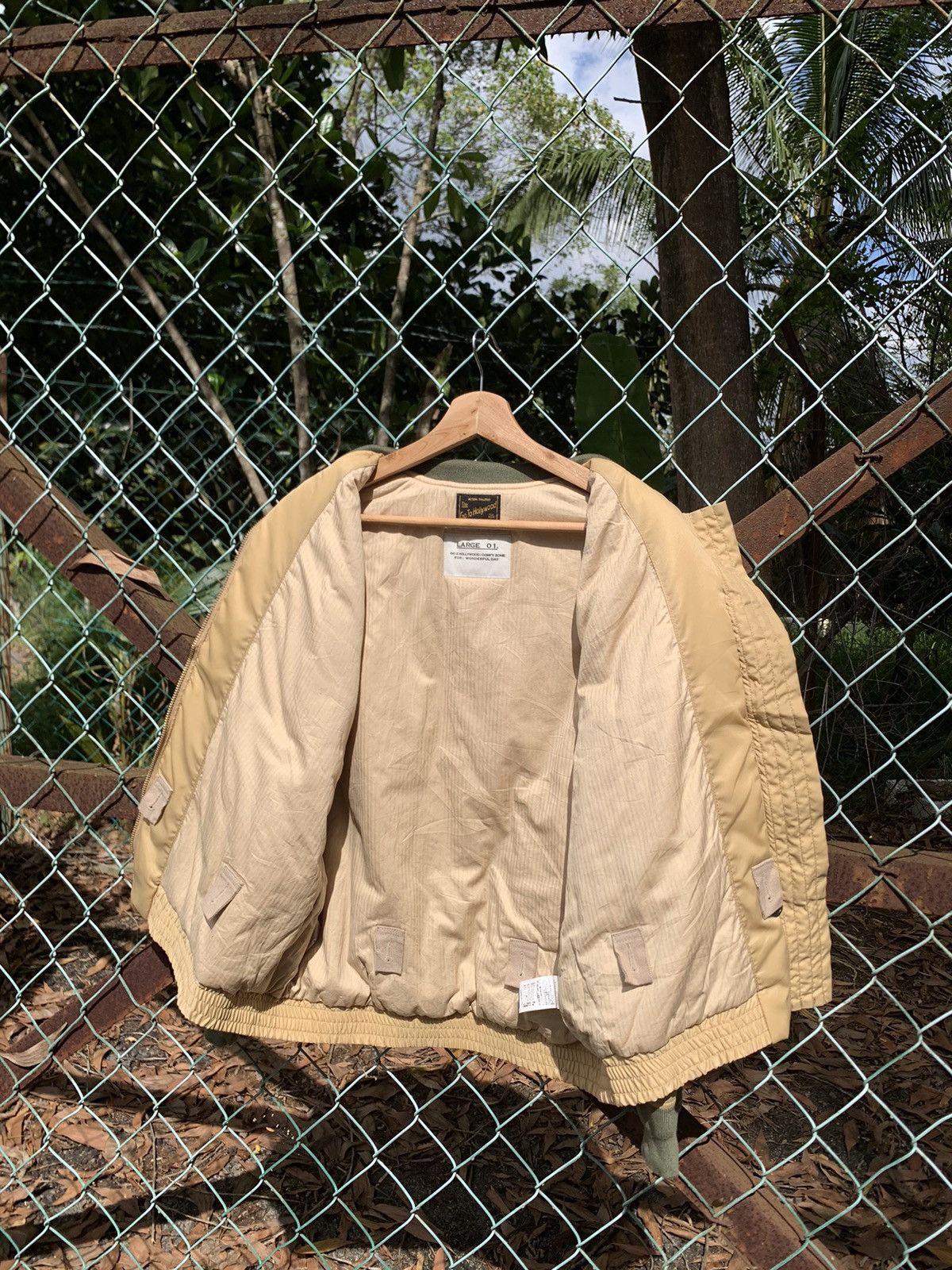 Vintage 🪖Vintage Light Puffer Military Style Bomber Jacket Size US M / EU 48-50 / 2 - 6 Thumbnail