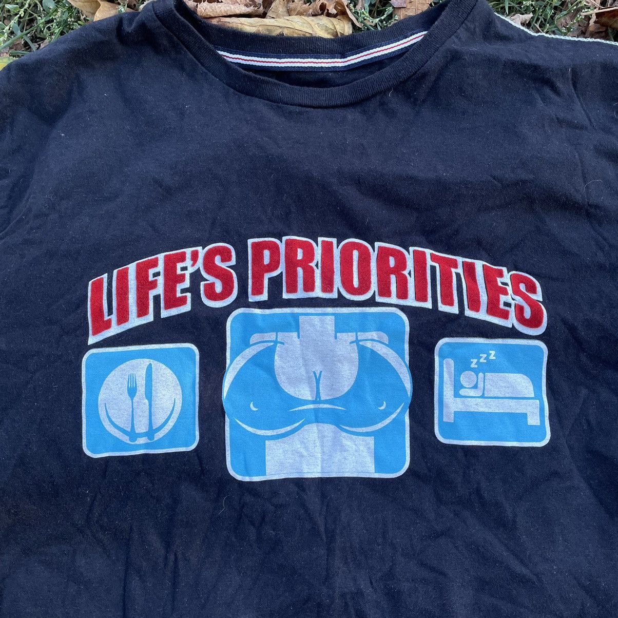 Vintage Vintage Y2K Adult Tee Life Priorities Tits M Size US M / EU 48-50 / 2 - 5 Thumbnail