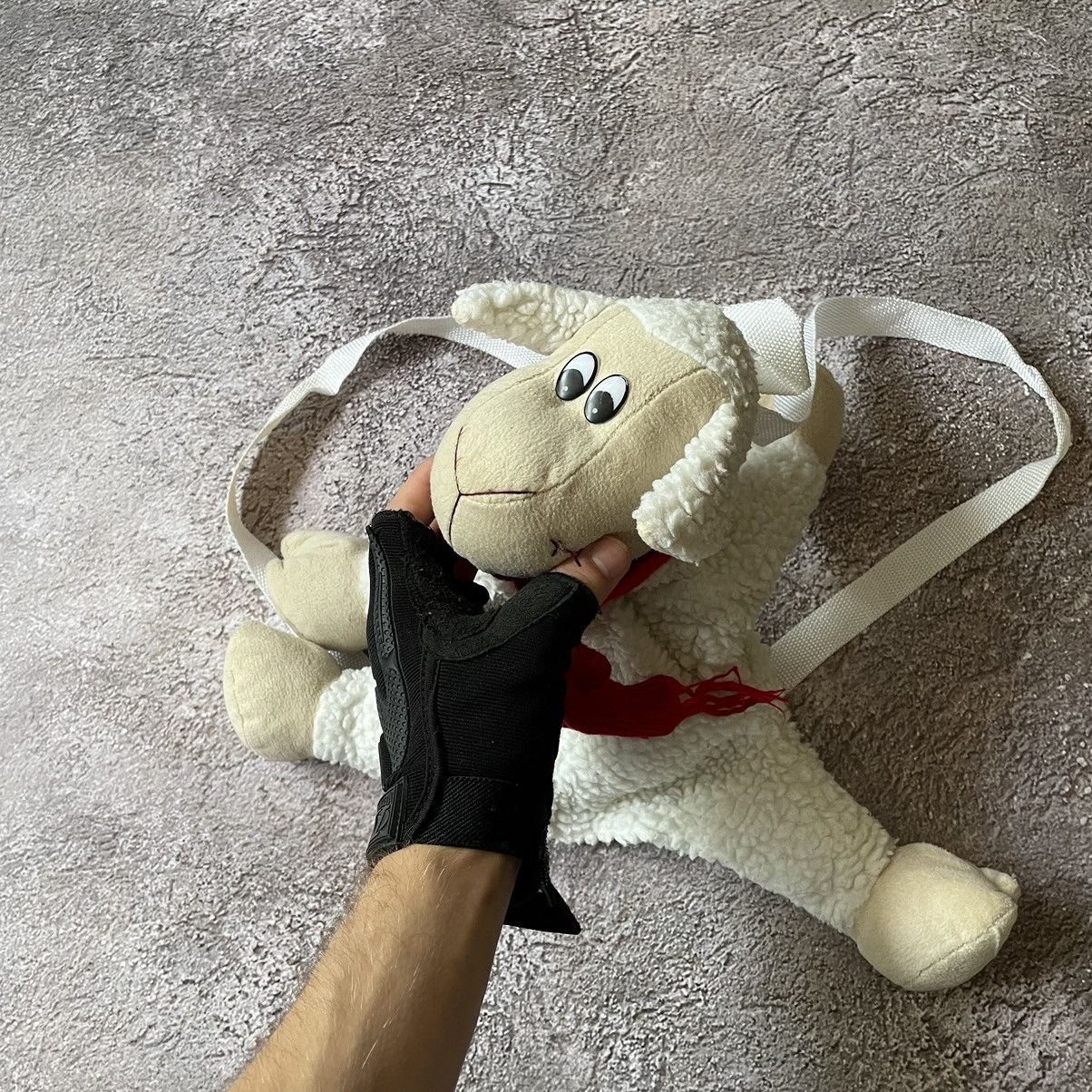 Vintage Vintage Y2K 90s Plush Goat Backpack Toy Cream Grunge Slim OS Size ONE SIZE - 5 Thumbnail