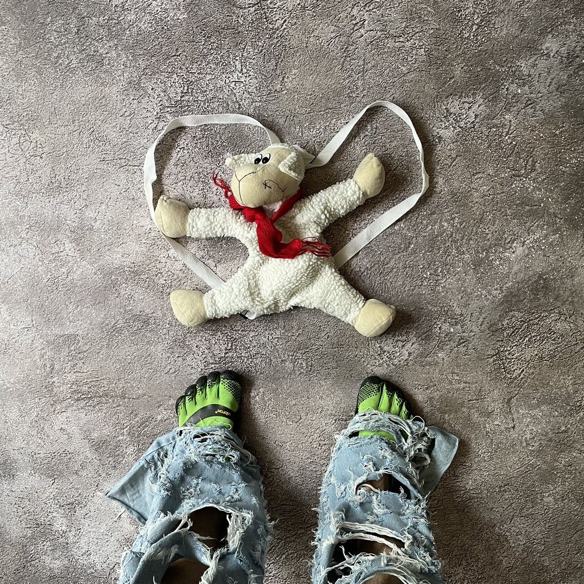 Vintage Vintage Y2K 90s Plush Goat Backpack Toy Cream Grunge Slim OS Size ONE SIZE - 1 Thumbnail