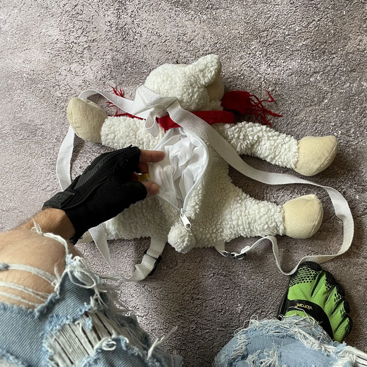 Vintage Vintage Y2K 90s Plush Goat Backpack Toy Cream Grunge Slim OS Size ONE SIZE - 8 Thumbnail