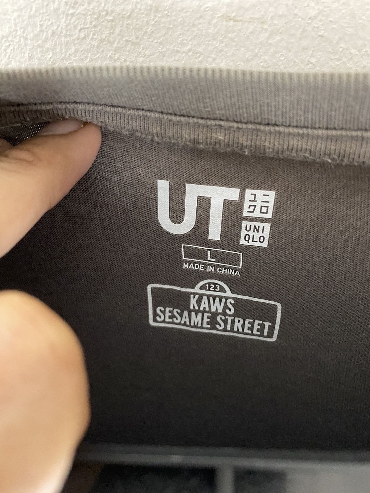 Japanese Brand × Kaws × Uniqlo Rare Collaboration Size US L / EU 52-54 / 3 - 4 Thumbnail