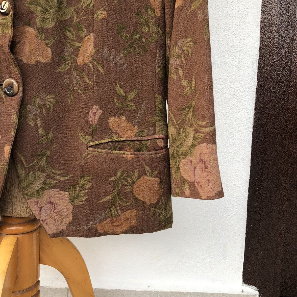 Giorgio Armani Giorgio Armani Flower Cupro Rayon Blazer For Women Size L / US 10 / IT 46 - 7 Thumbnail