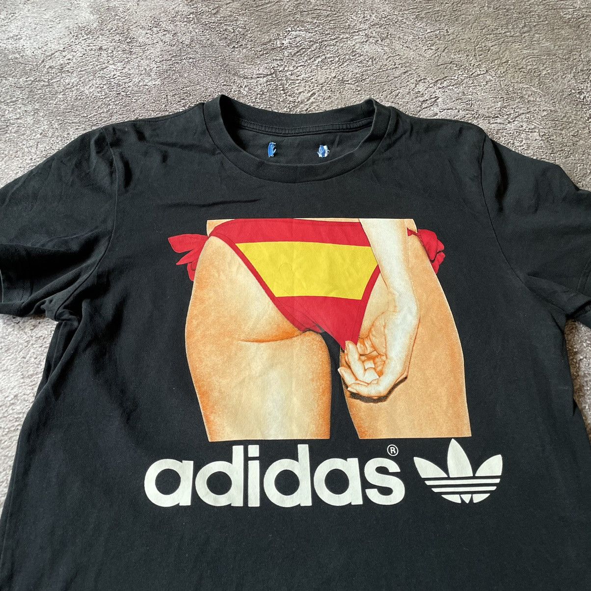 Vintage Vintage Y2K Adidas Graphic Tee Streetwear Black Relaxed M Size US M / EU 48-50 / 2 - 4 Thumbnail