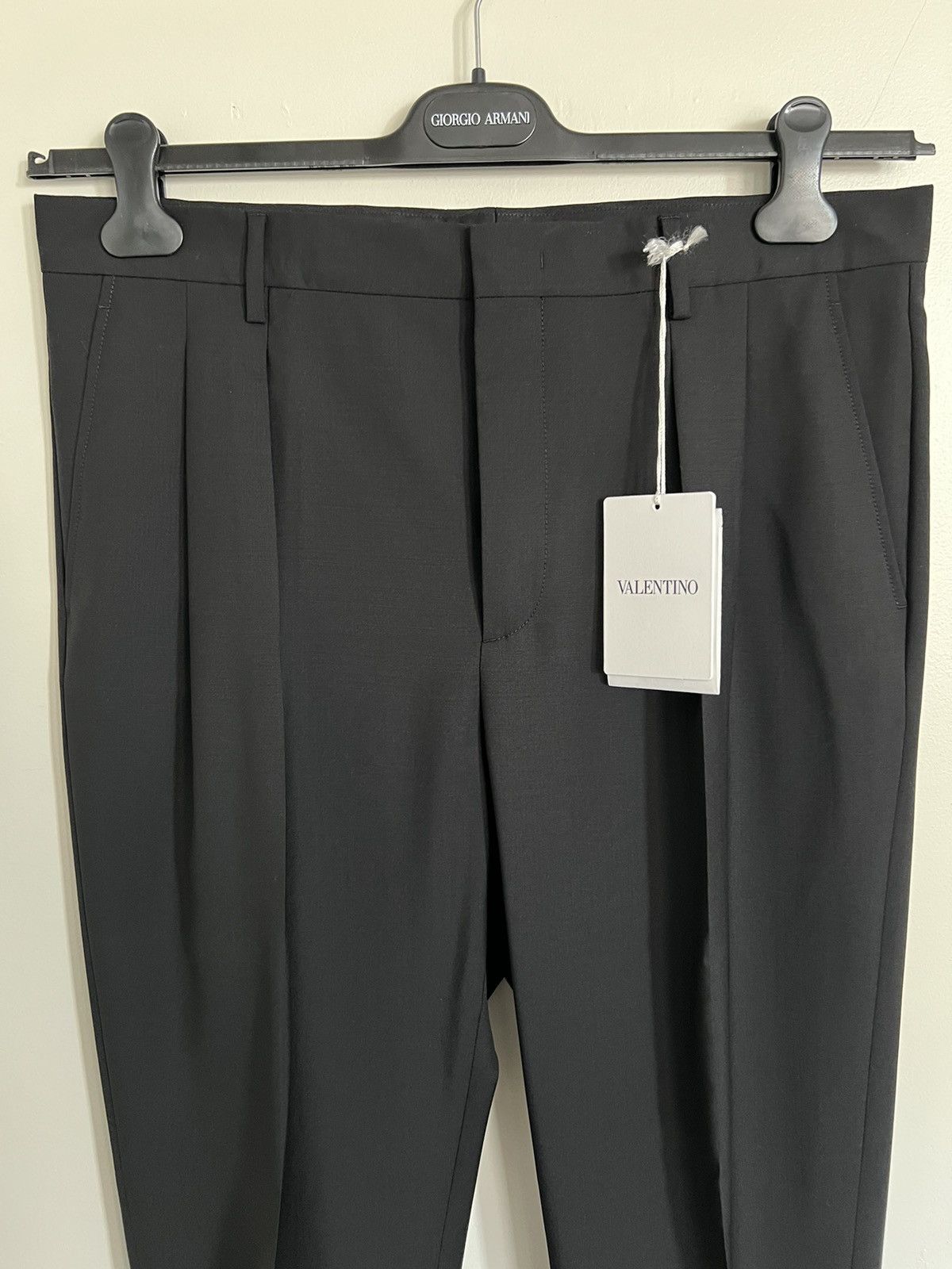 Valentino $1K+ Wool/mohair pleated trousers, IT50, made in Italy Size 40R - 2 Thumbnail