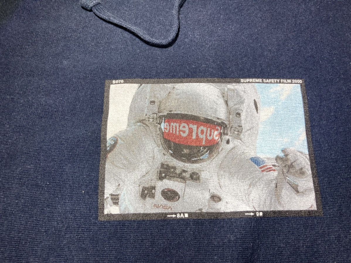 Supreme SS15 Supreme Astronaut Hooded Sweatshirt Small Blue 2015 Size US S / EU 44-46 / 1 - 3 Thumbnail