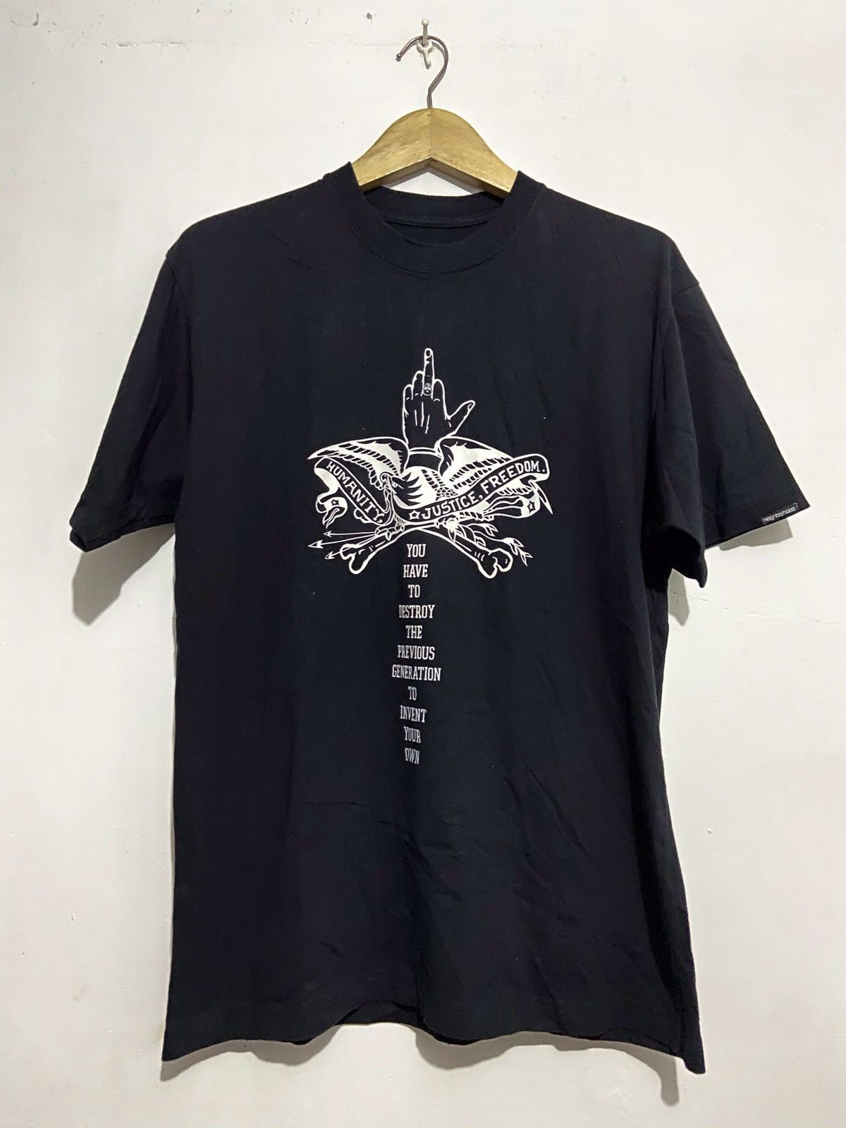 2004 Neighborhood fight alone t-shirt