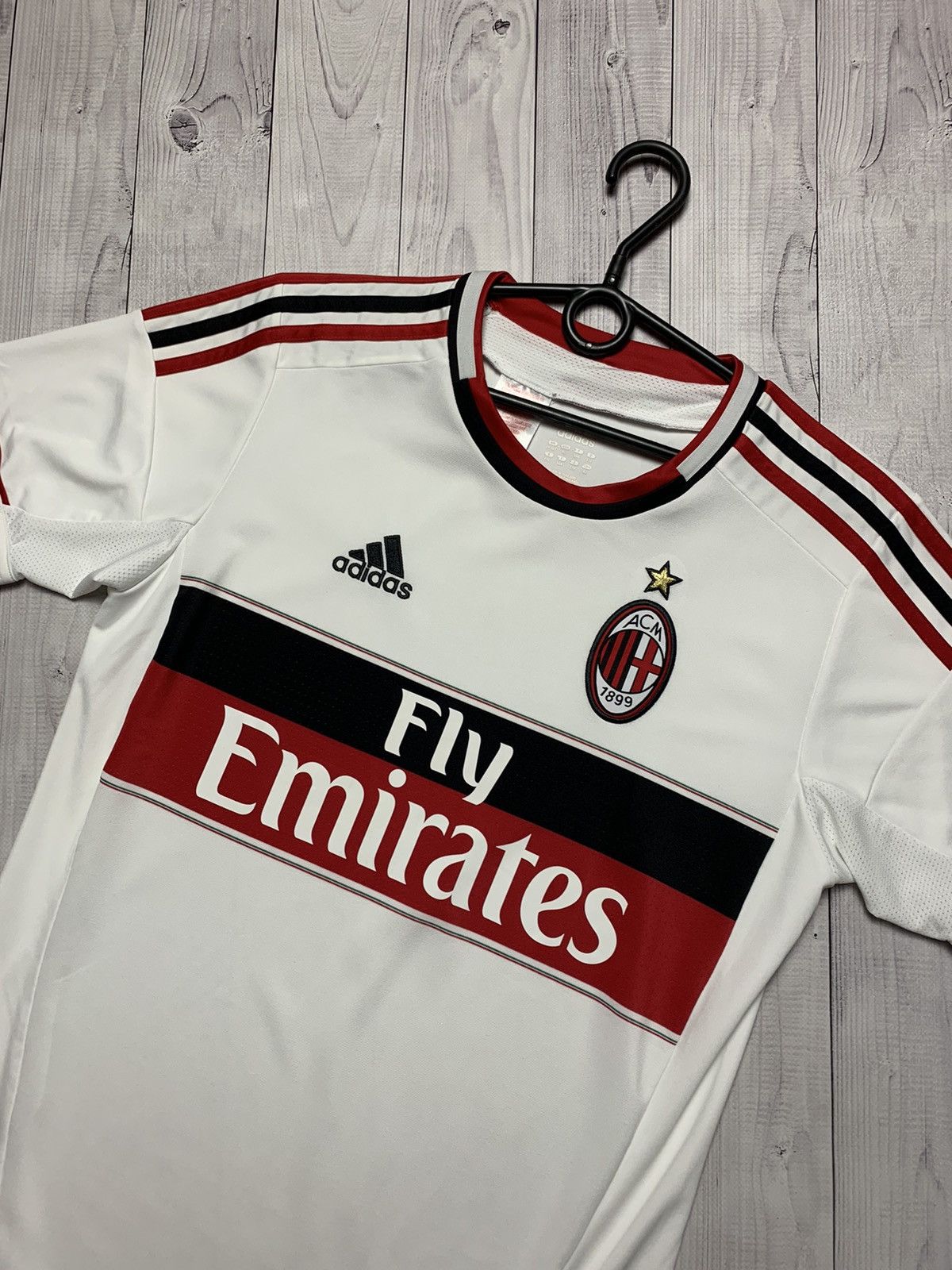 Adidas × Vintage Vintage AC Milan soccer jersey Adidas size S Size US S / EU 44-46 / 1 - 2 Thumbnail